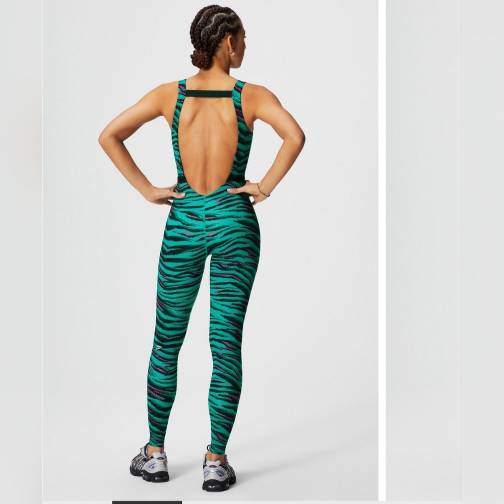 Fabletics Motion365+ Onesie Xl Nwt Roar/ Black - image 2